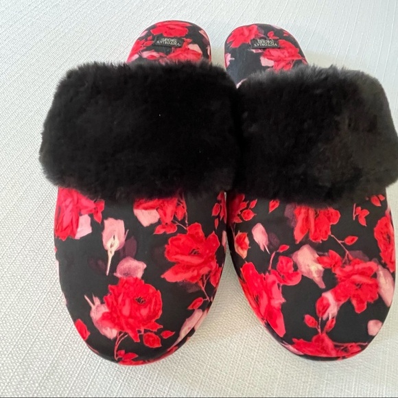 Victoria’s Secret Signature Floral Satin Slippers - Picture 5 of 10